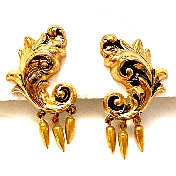 CORO Vintage Gold Screw Back Earrings